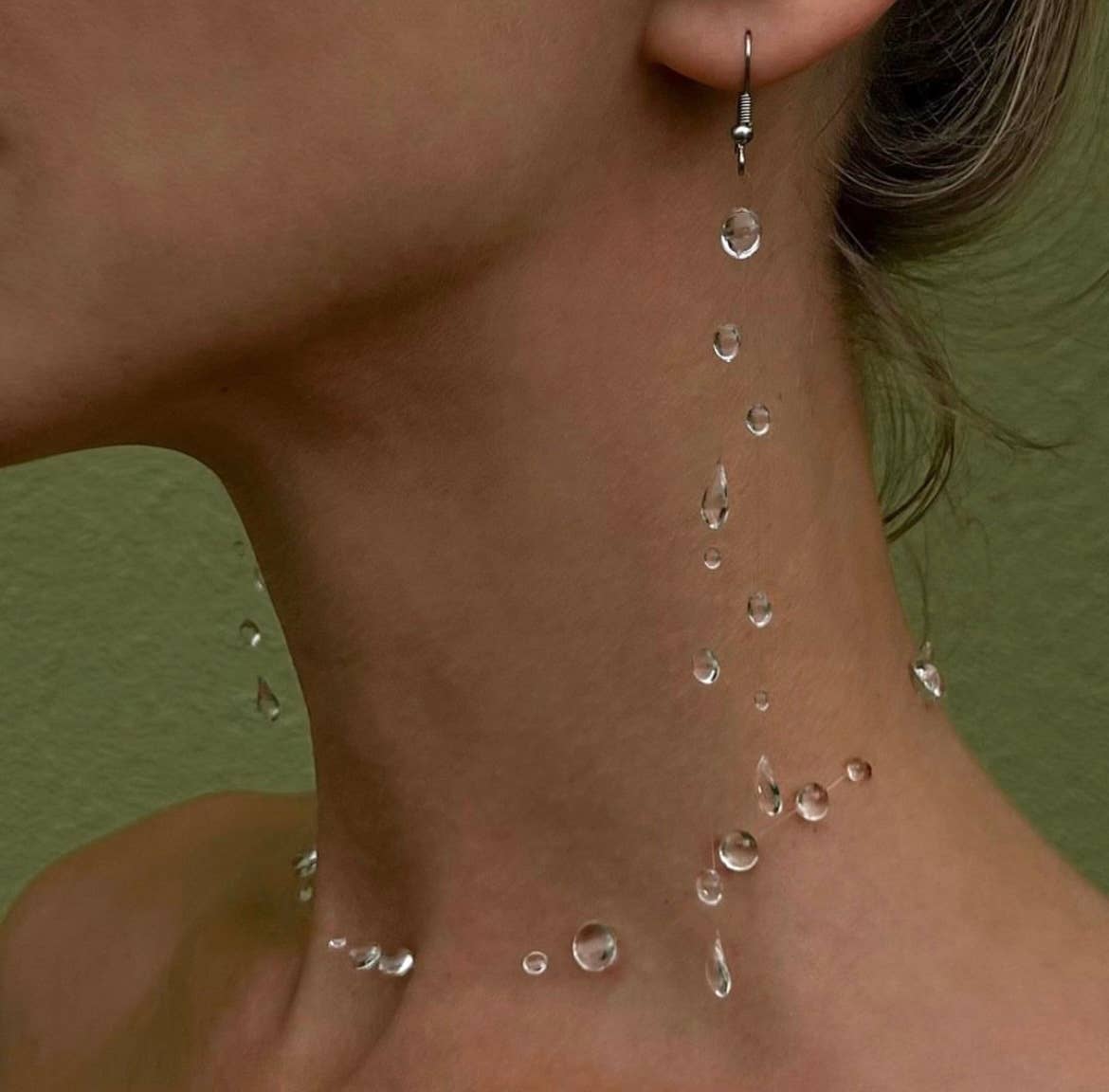 Minimalist Floating Water Drops Choker