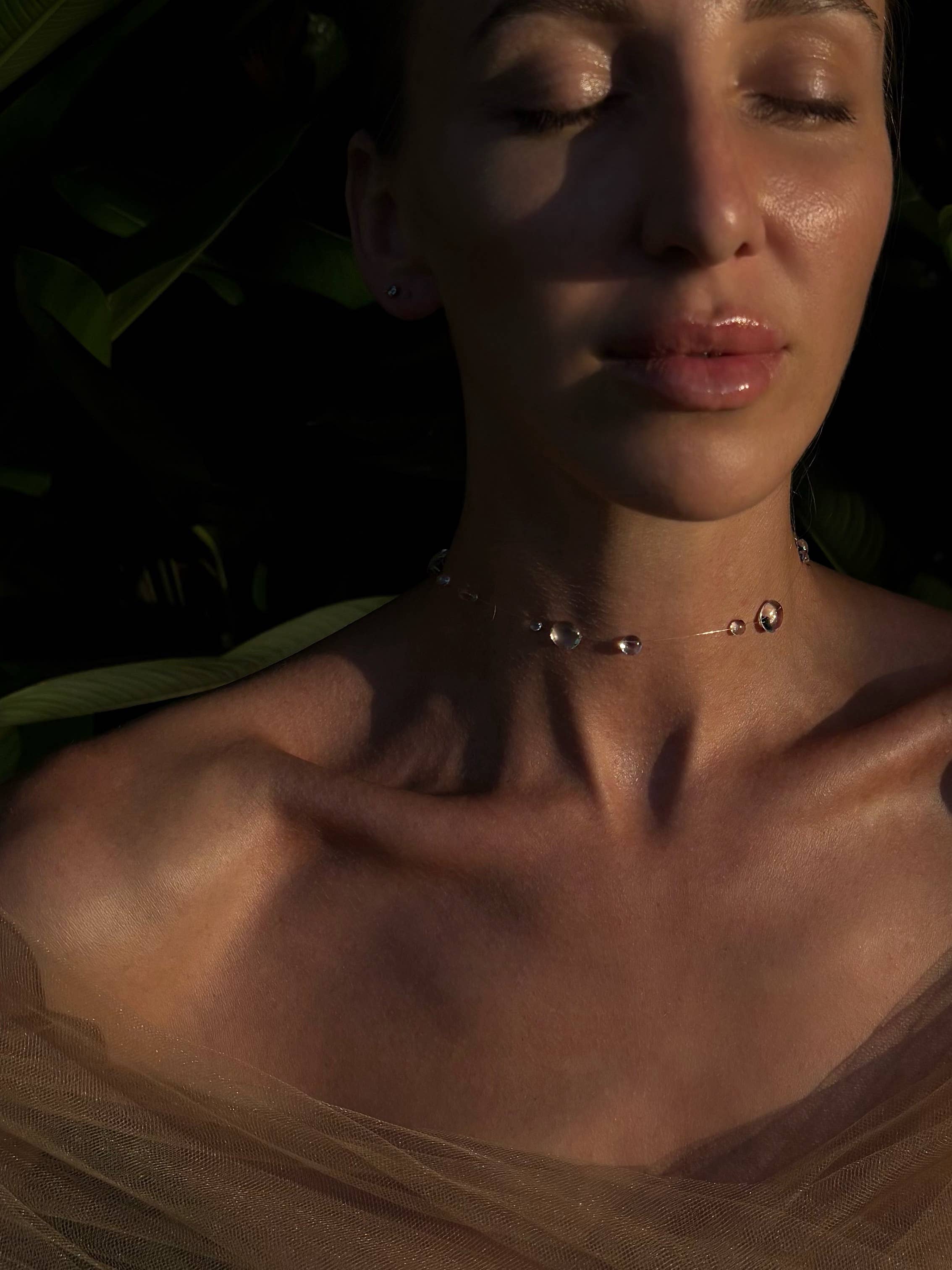 Minimalist Floating Water Drops Choker
