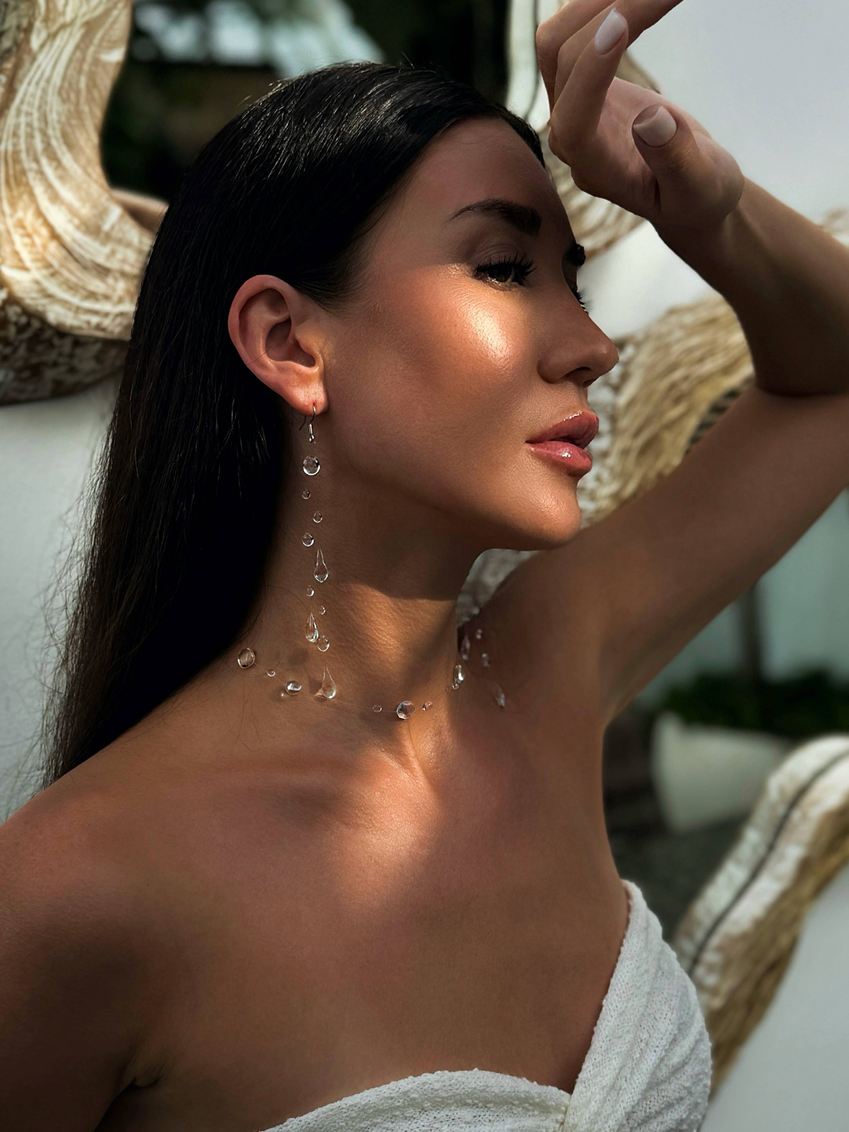 Minimalist Floating Water Drops Choker