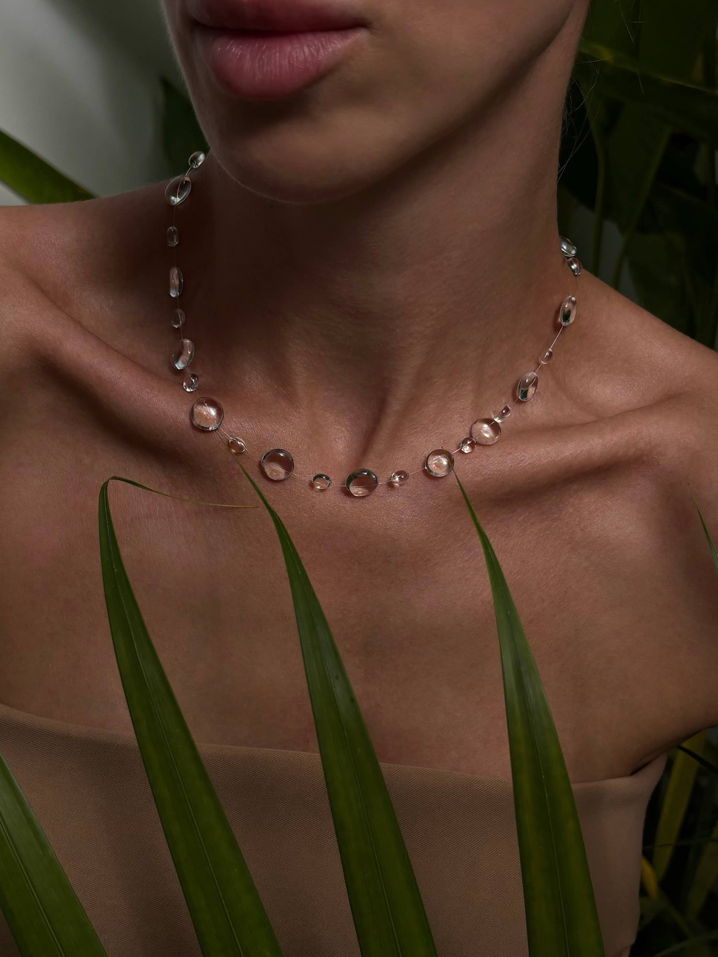 Minimalist Choker Necklace UV Resin - Floating Dew Drop