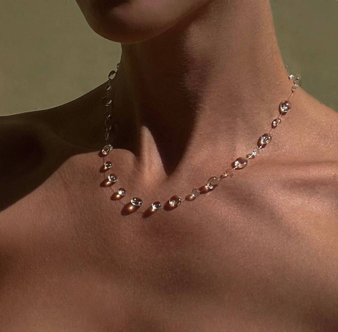 Minimalist Choker Necklace UV Resin - Floating Dew Drop